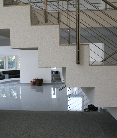 Verputzte Treppe